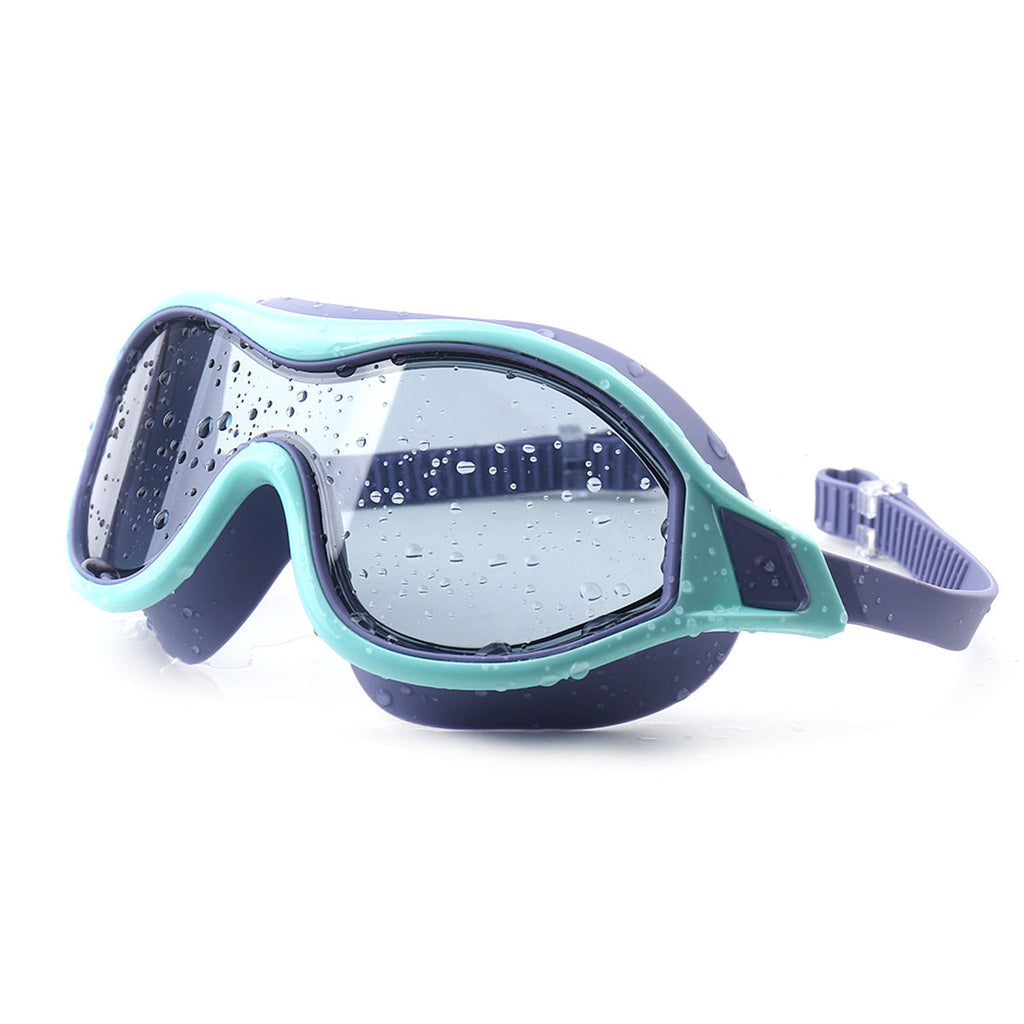 Powerful swim mask with wide lenses and anti-fog coating 
Maetiva