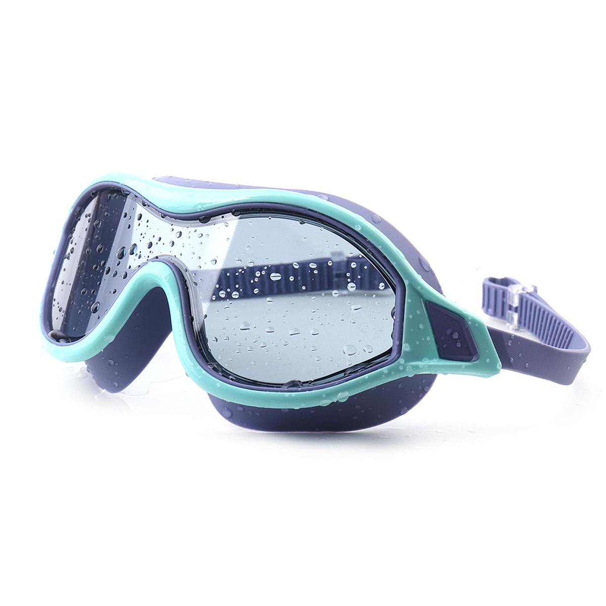 Powerful swim mask with wide lenses and anti-fog coating 
Maetiva