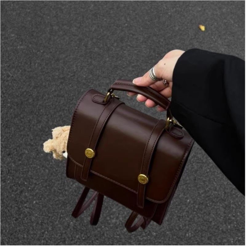 Fashionable Structured Handbag 
Maetiva