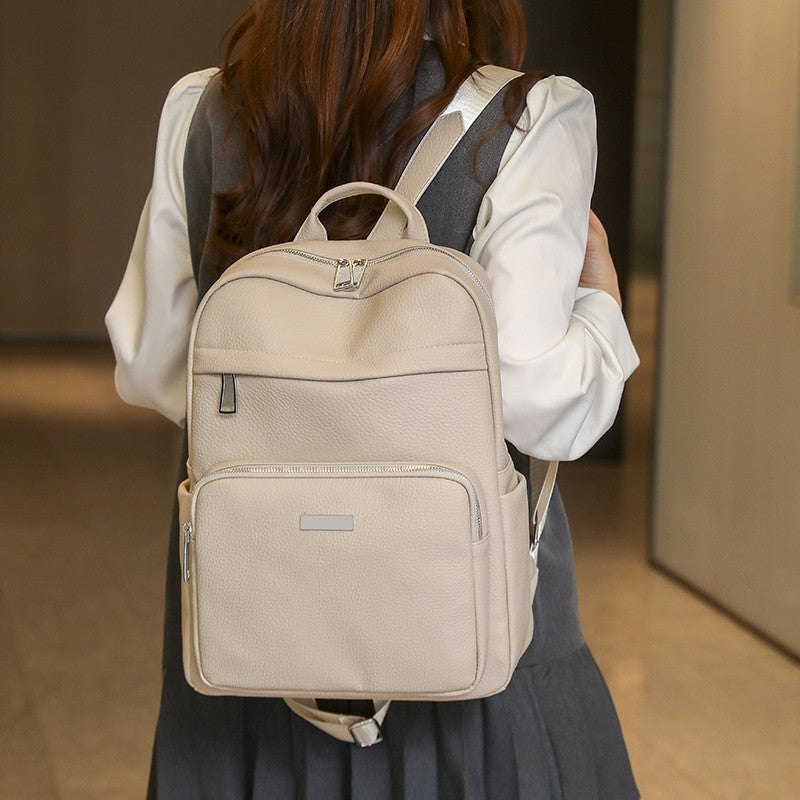 Sleek Multi-Compartment Backpack 
Maetiva