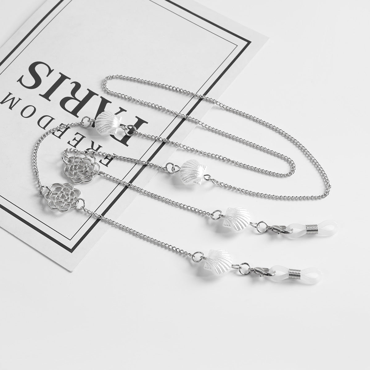 Elegant Floral Chain Necklace 
Maetiva