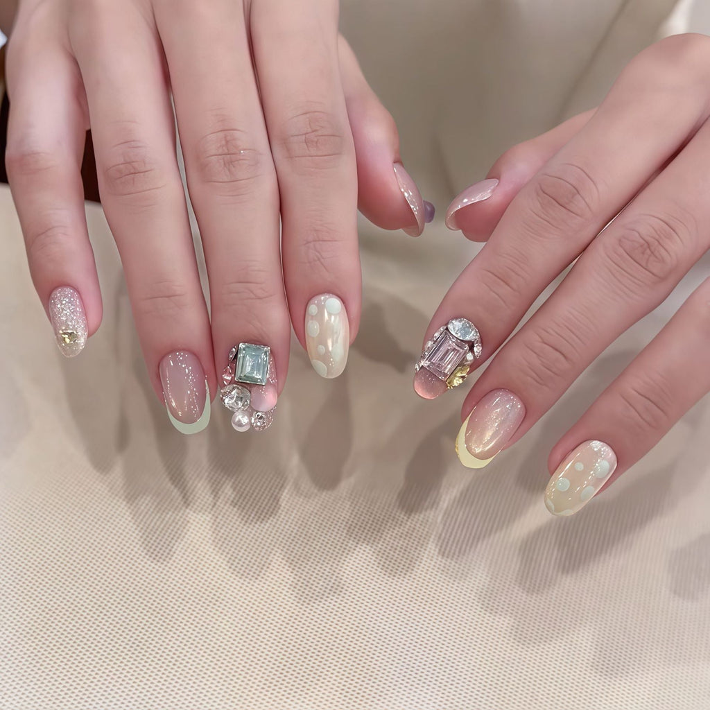 Artificial Nail Set 
Maetiva