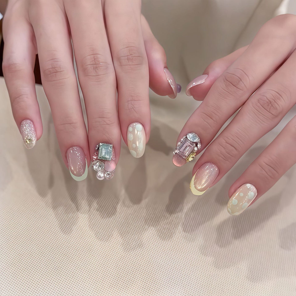 Artificial Nail Set 
Maetiva