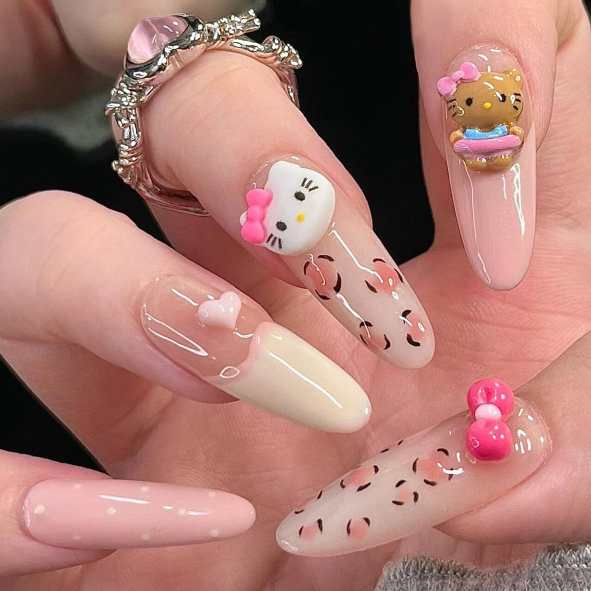 Artistic Floral-Embellished Press-On Nail Art 
Maetiva