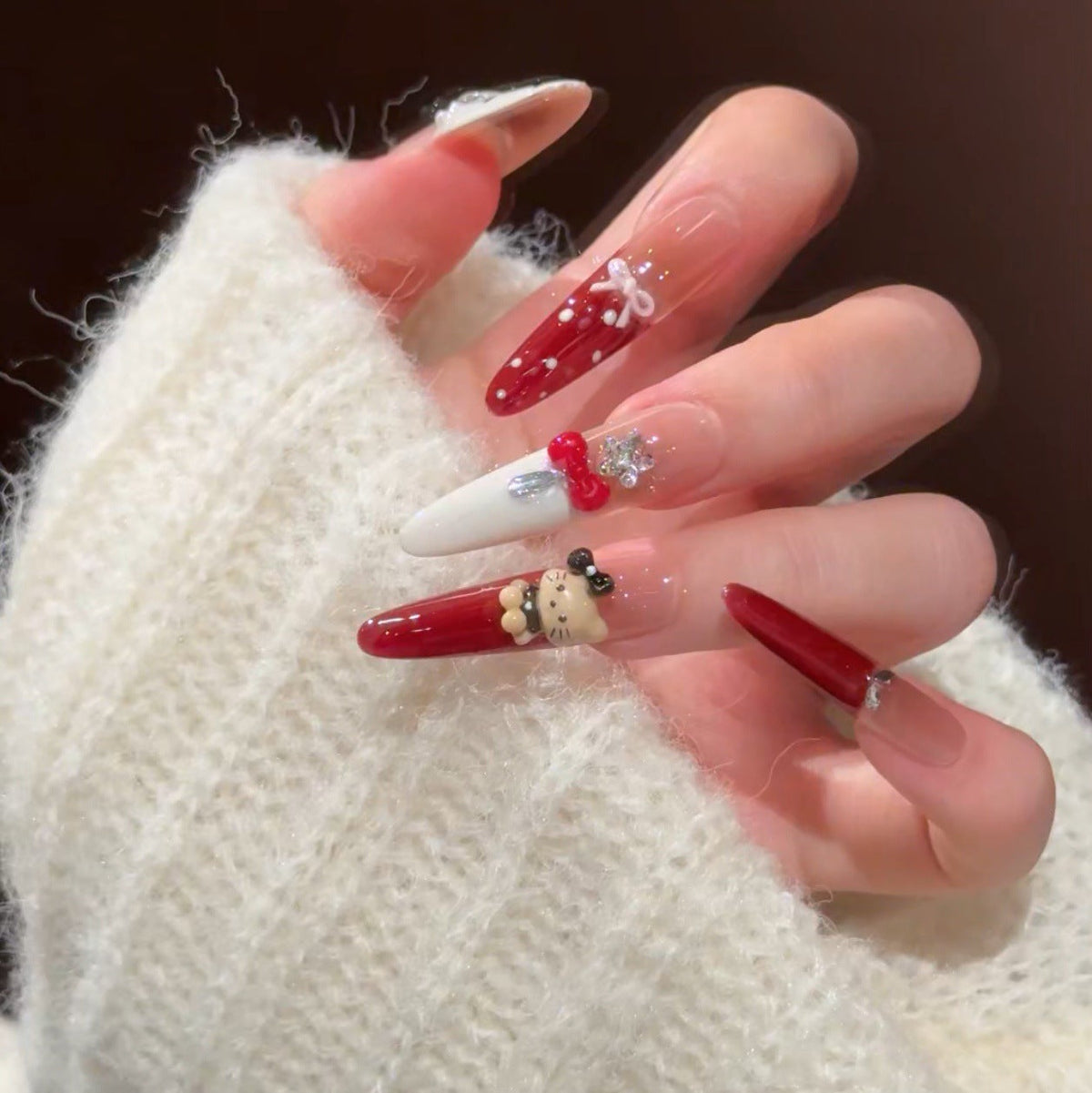 Glamorous Crystal-Studded Stiletto Press-On Nails 
Maetiva