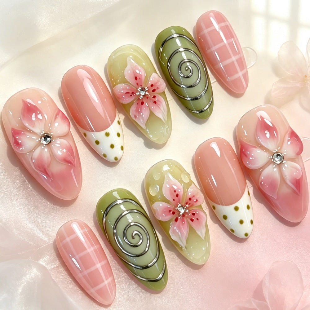 Artificial Nails in Floral Flower Design 
Maetiva
