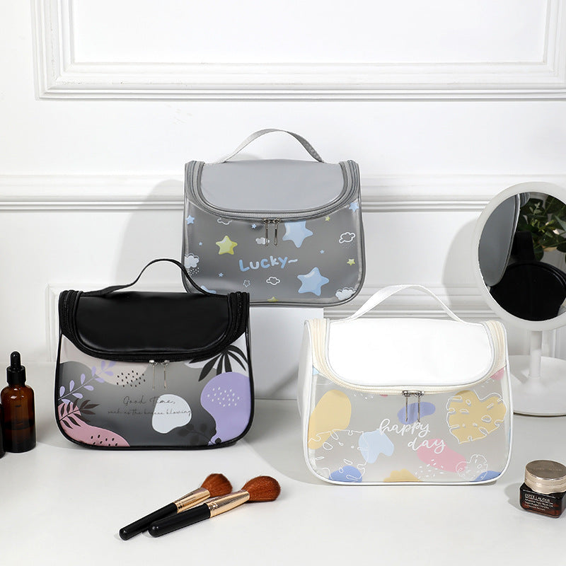 Cosmetic bag 
Maetiva