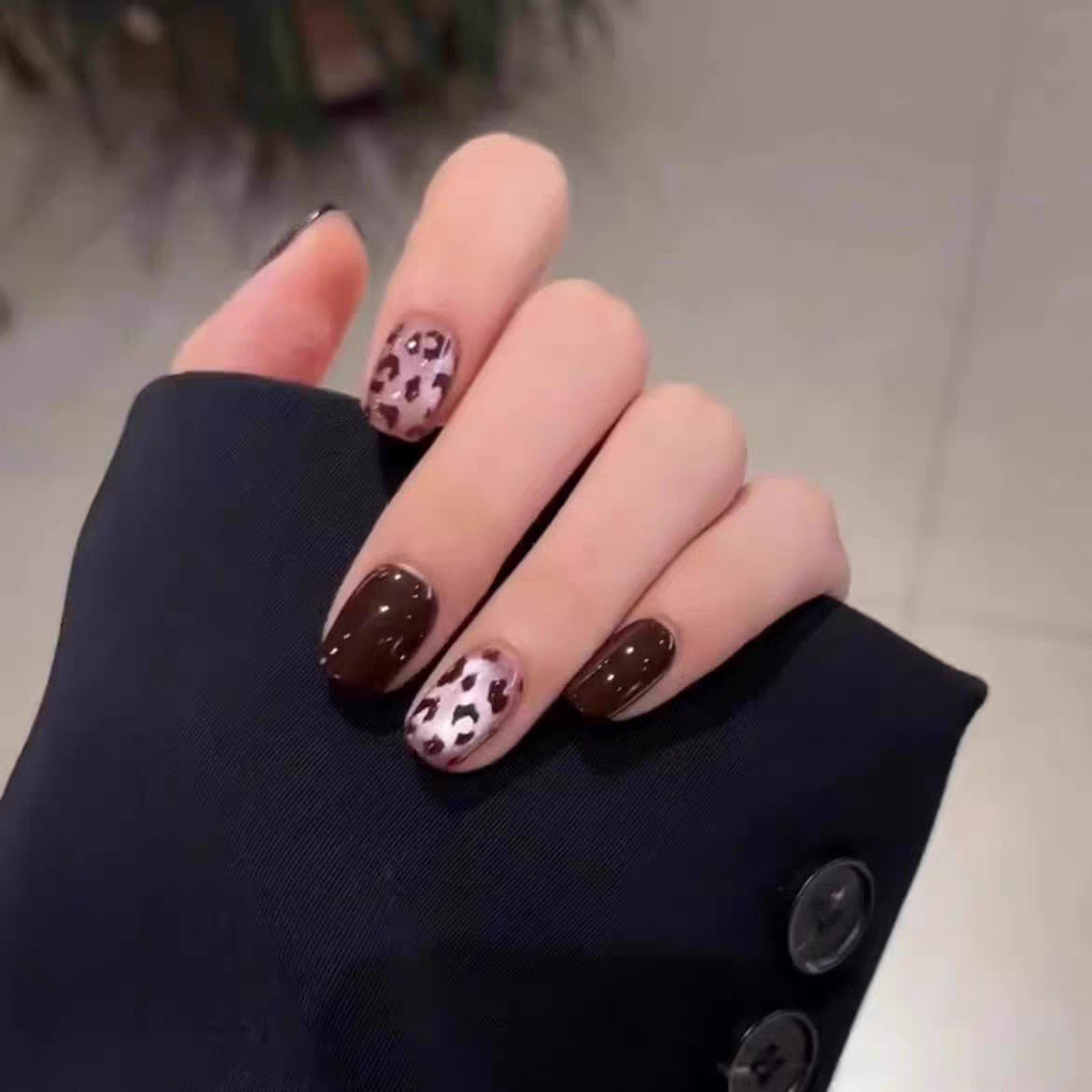 Ombre Glossy Press-On Nail Extensions 
Maetiva