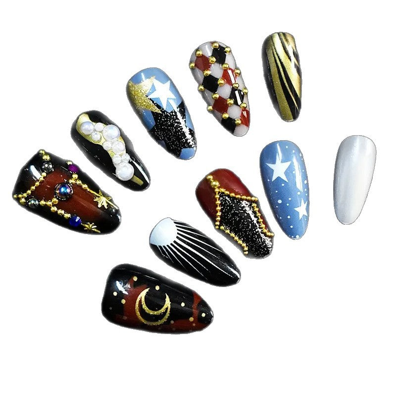 Artistic Nail Design 
Maetiva