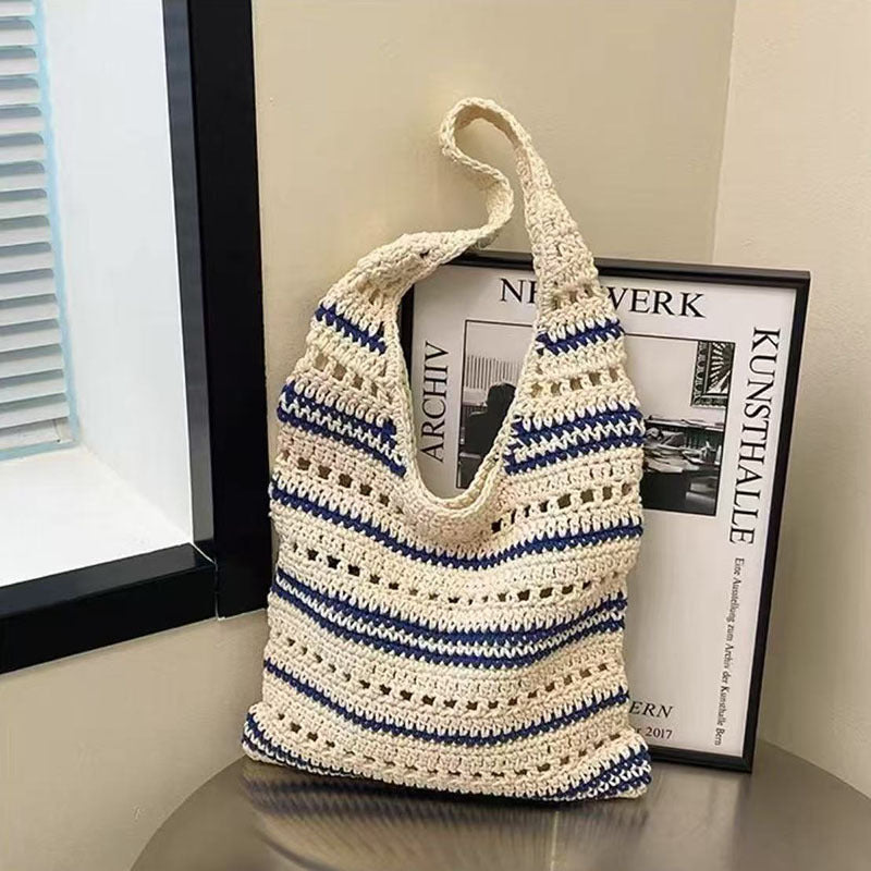 Crocheted Tote Bag with Large Interior 
Maetiva