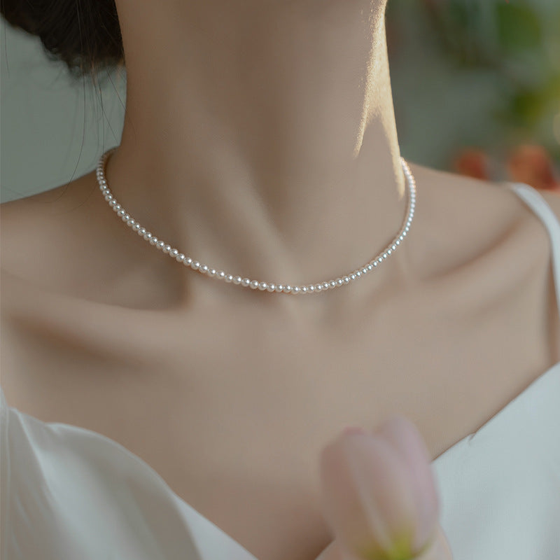 Delicate Pearl Necklace 
Maetiva