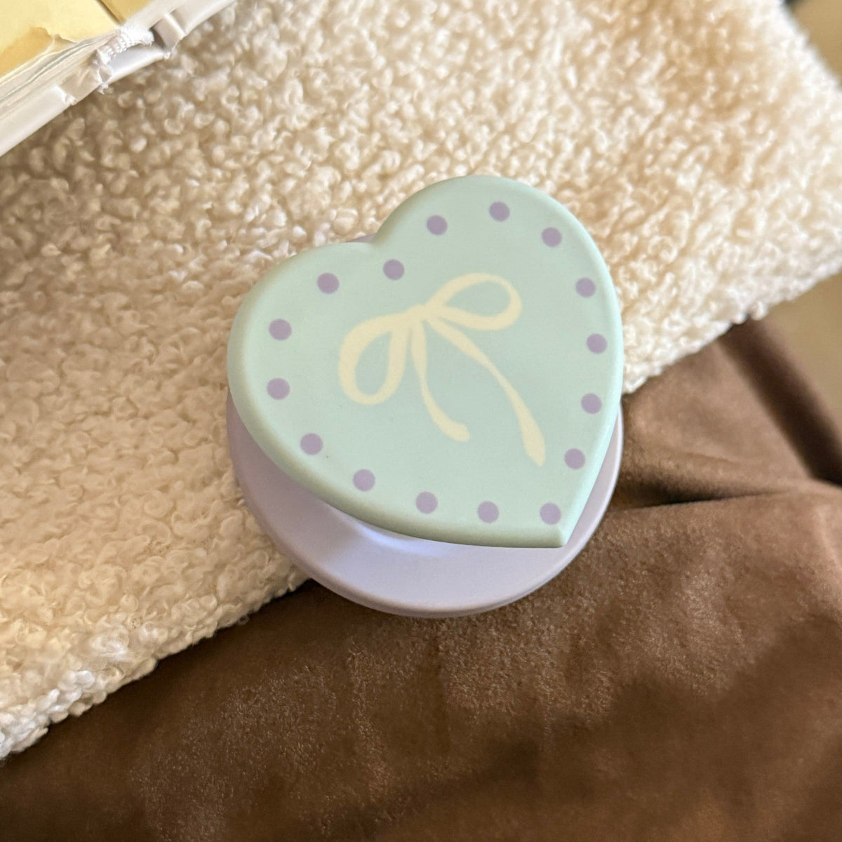 Cosmetic box 
Maetiva