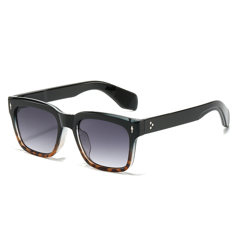 Sleek Square Frame Sunglasses 
Maetiva