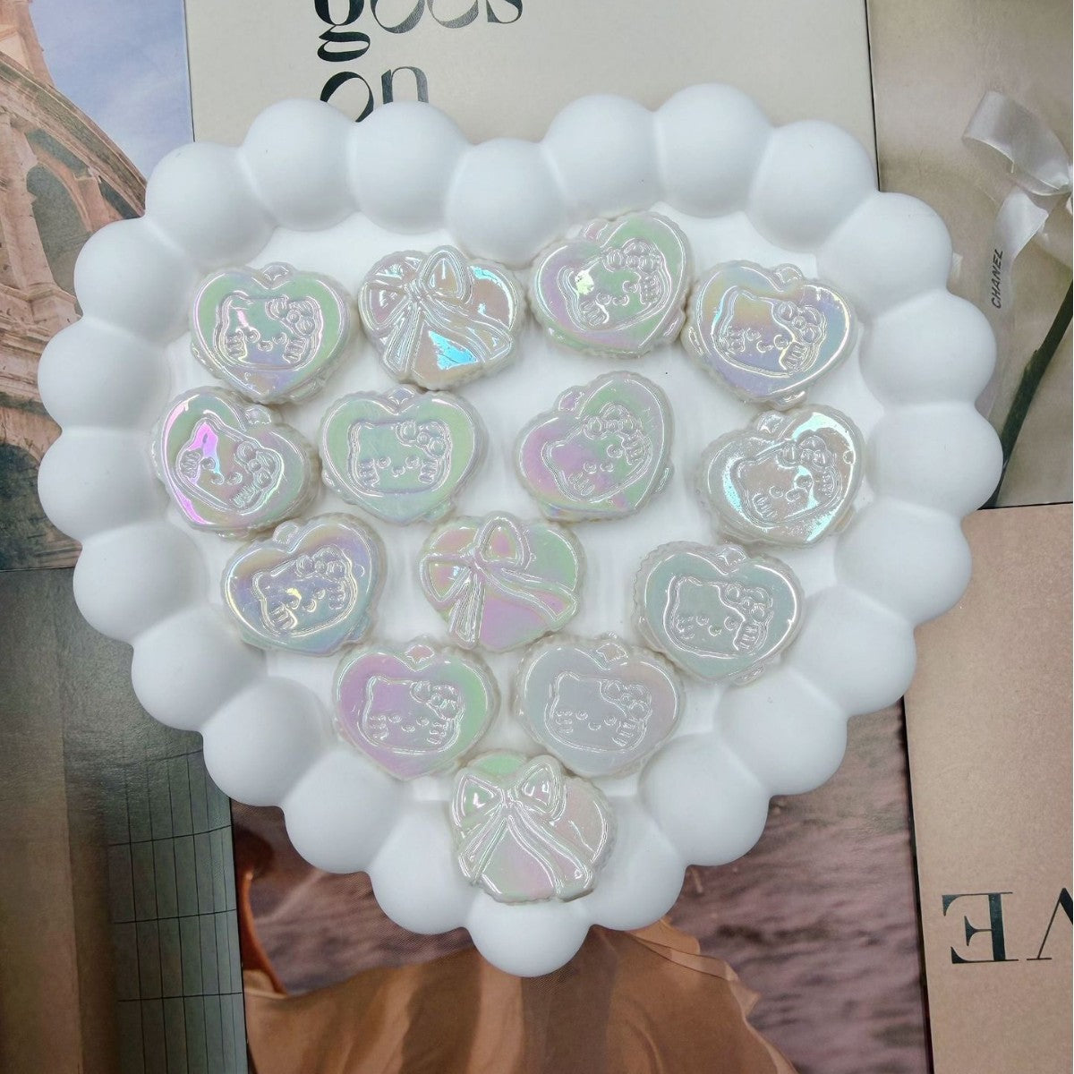 Decorative Heart-Shaped 
Maetiva