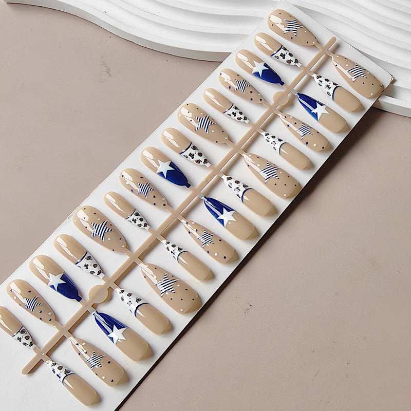 Artificial nails in creative star design 
Maetiva