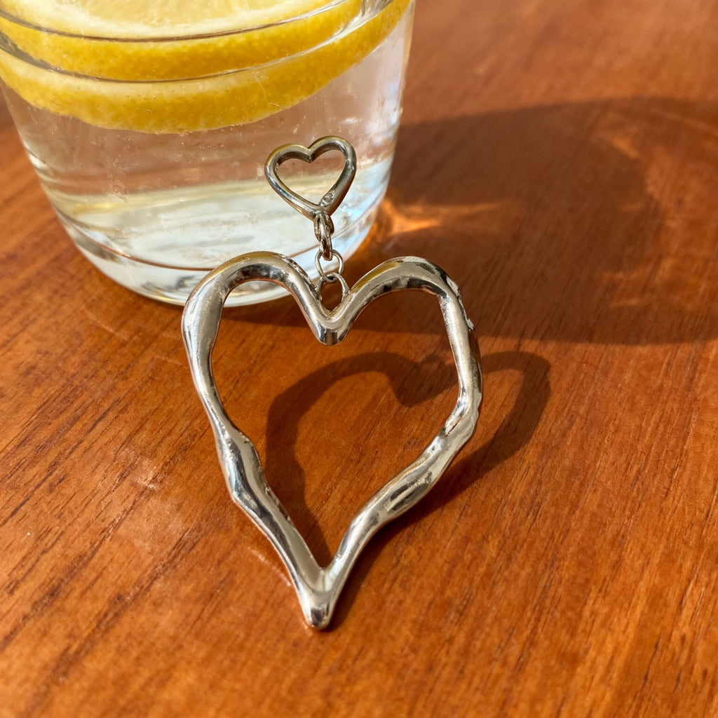 Heart-Shaped Keychain Holder 
Maetiva