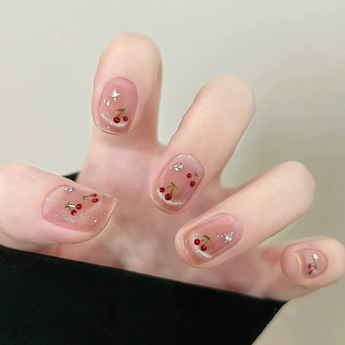 Artistic Floral-Embellished Press-On Nail Art 
Maetiva