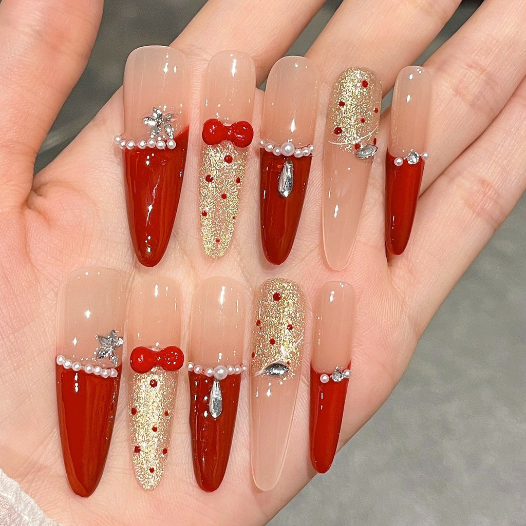 Festive Themed Press-On Nail Extensions 
Maetiva