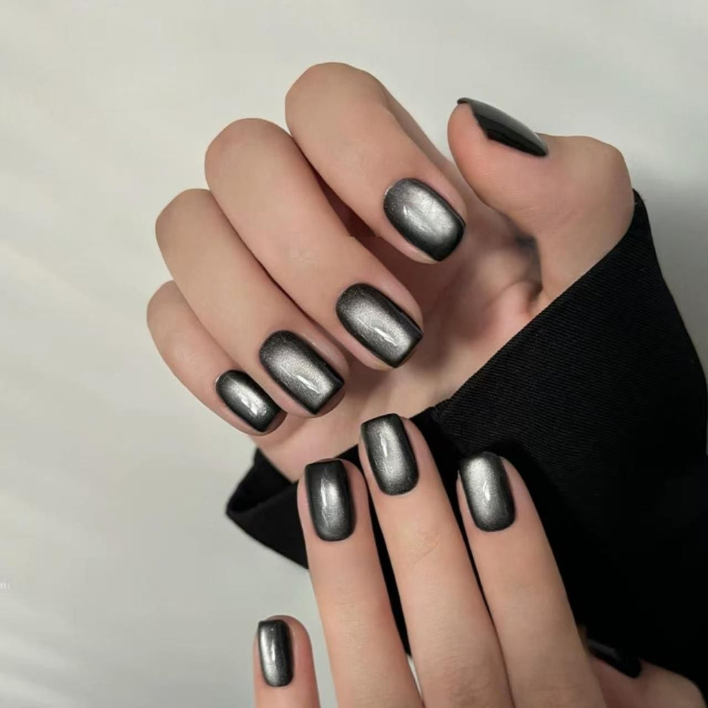 Artificial nails with modern night motif 
Maetiva