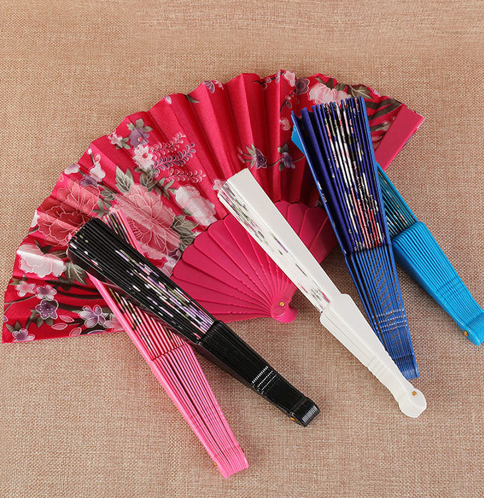 Ladies decorative fan 
Maetiva