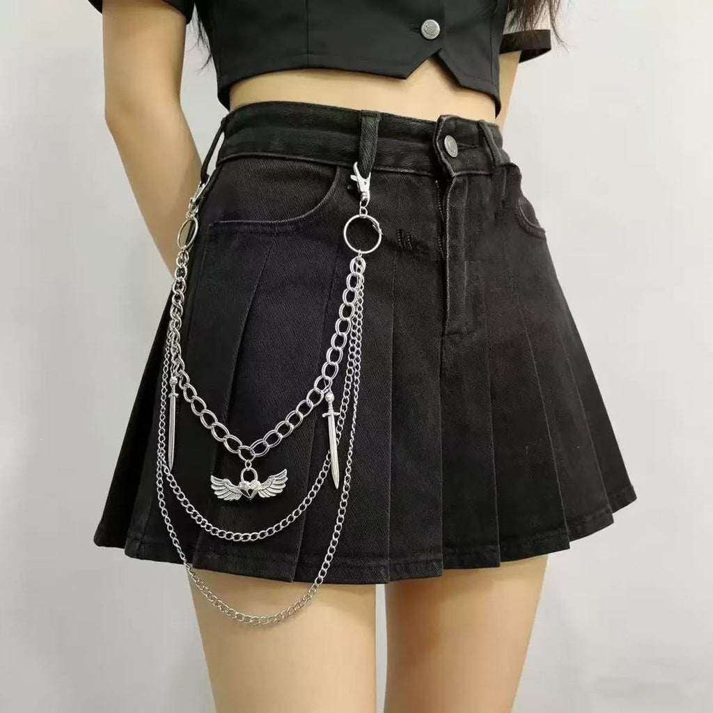 Pleated skirt with stylish chains by 
Maetiva