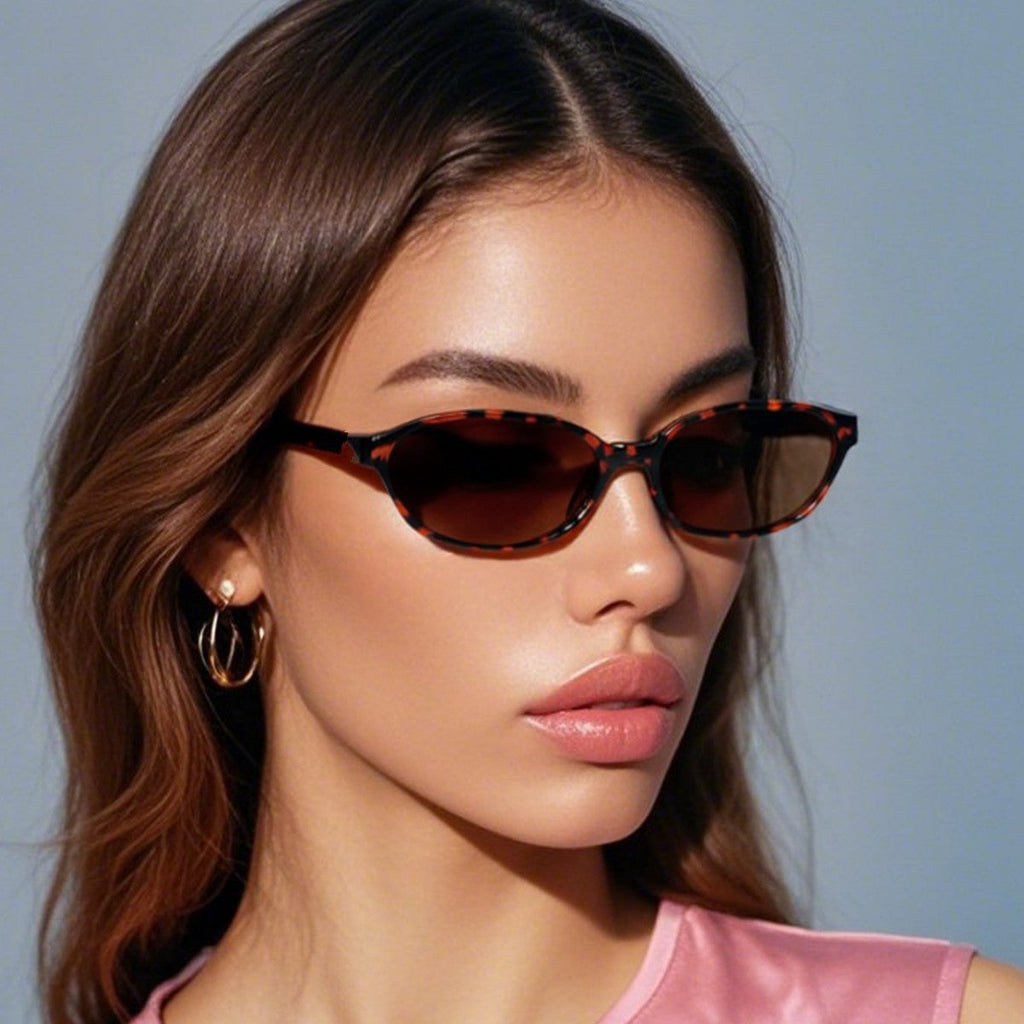 Fashionable Cat-Eye Glasses 
Maetiva