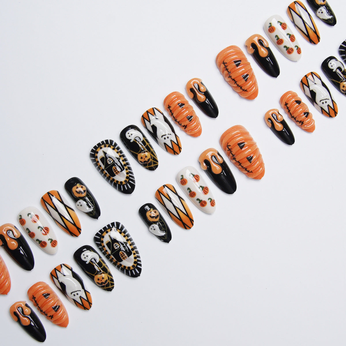Trendy Artificial Nails 
Maetiva