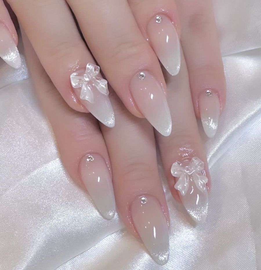 Artificial nails with modern night motif 
Maetiva