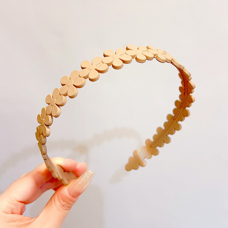 Stylish Matte Face Wash Headband with Teeth for Anti-Slip