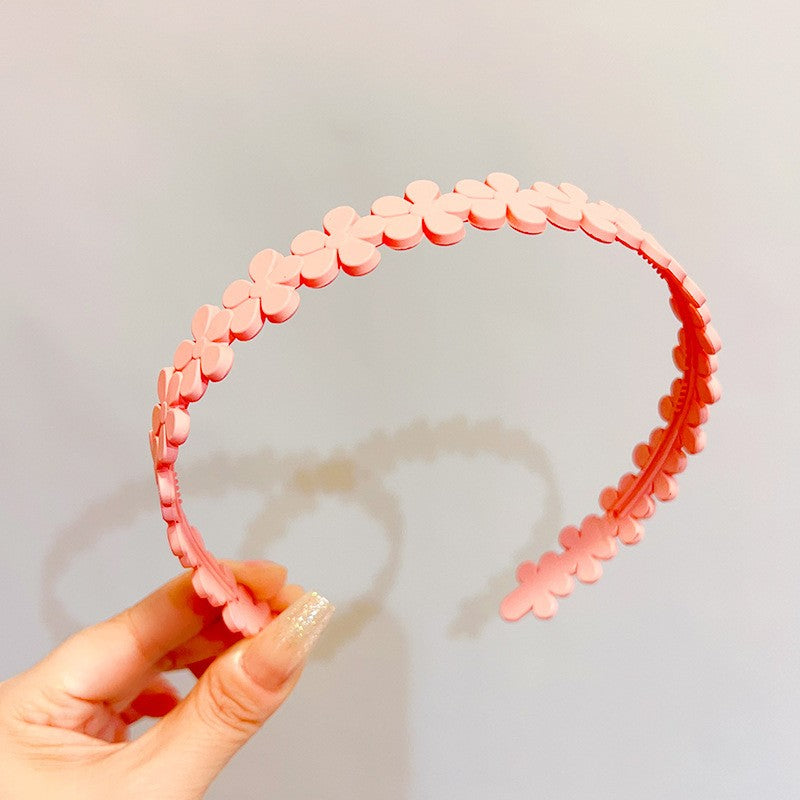 Stylish Matte Face Wash Headband with Teeth for Anti-Slip