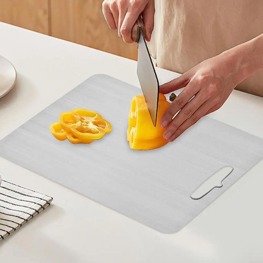 TitanPro – High-quality cutting board made of German stainless steel