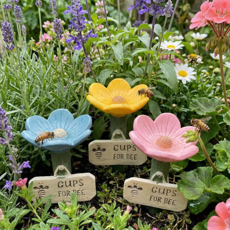 Flower Shaped Bee Watering Station for Garden and Outdoor Use