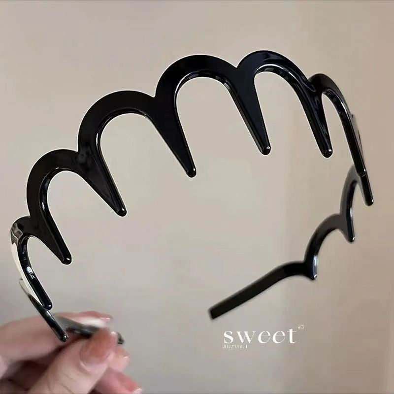 Stylish Matte Face Wash Headband with Teeth for Anti-Slip