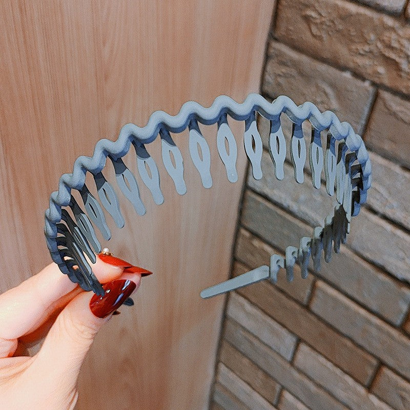 Stylish Matte Face Wash Headband with Teeth for Anti-Slip