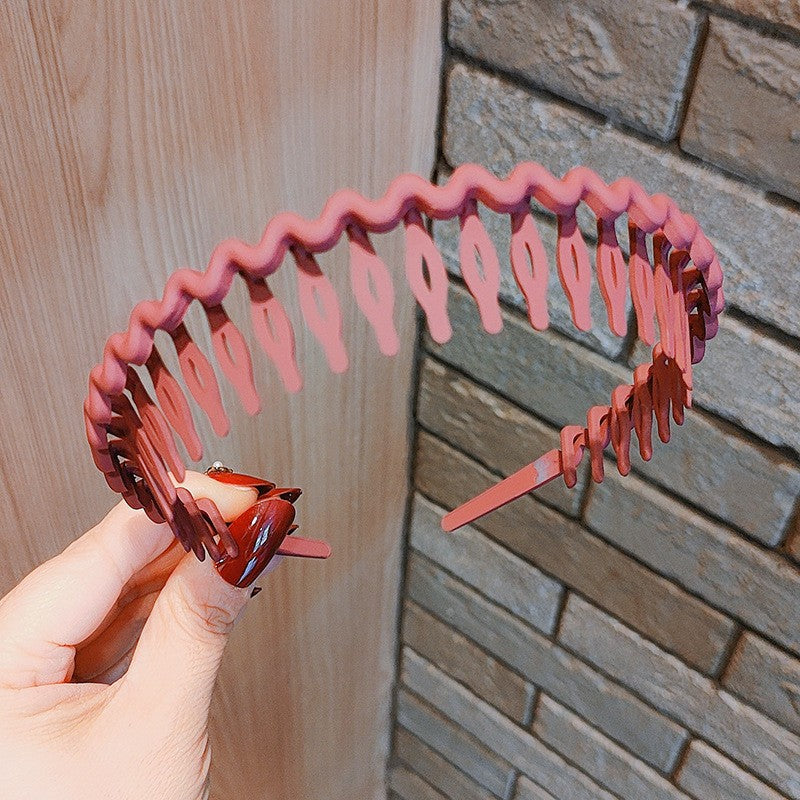 Stylish Matte Face Wash Headband with Teeth for Anti-Slip