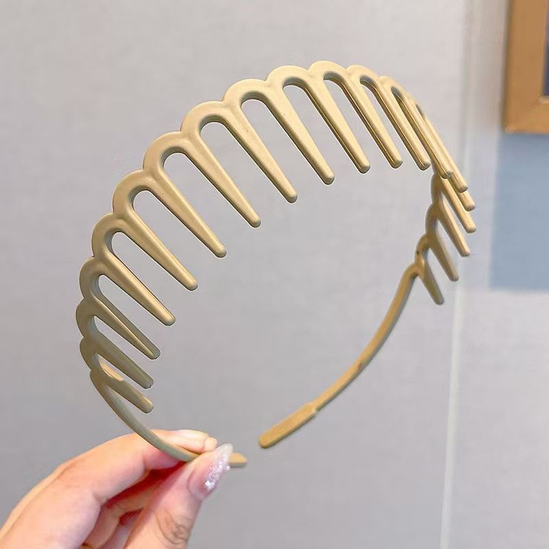 Stylish Matte Face Wash Headband with Teeth for Anti-Slip